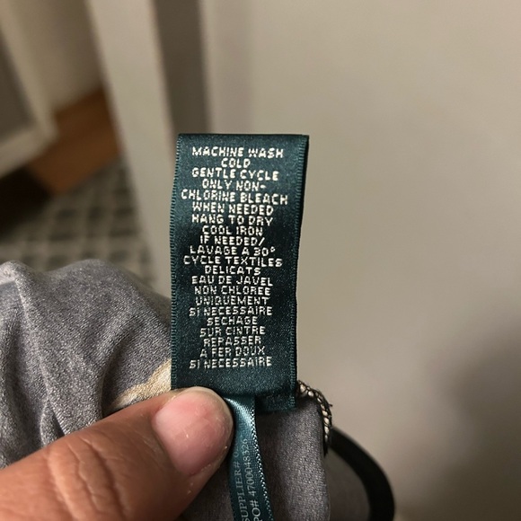 Lauren Ralph Lauren dress - black/gold chain print sleeveless w/belt - Picture 6 of 13